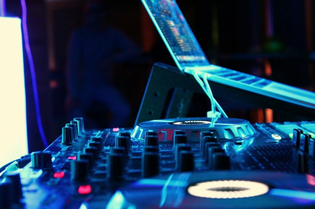 dj, equipment, music-8347229.jpg